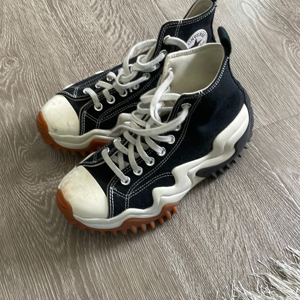 Converse run star motion